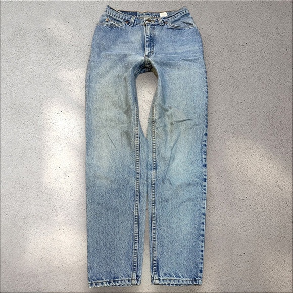 !! SOLD DO NOT BUY !! Levi’s 912 High Rise Ripped Thigh Straight Jeans - Picture 2 of 8